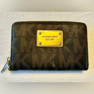 Michael Kors Jet Set Small Wallet - small logo